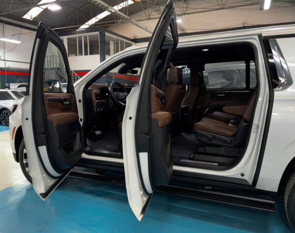 2025 SUBURBAN HIGH COUNTRY NIVEL 3 PLUS – COLOR BLANCO - Imagen 11