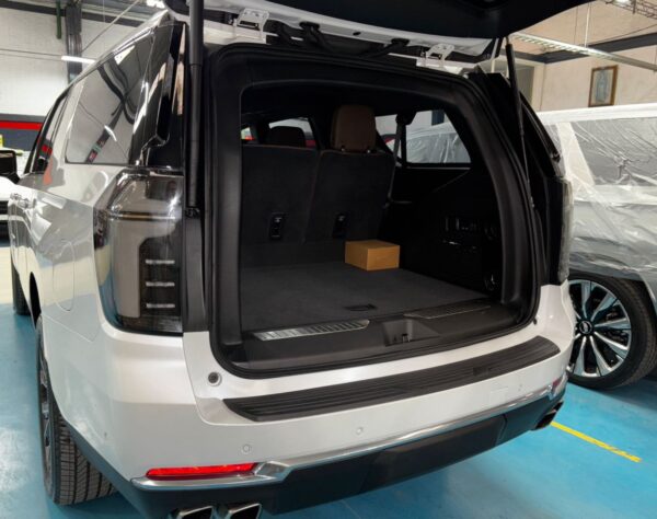 2025 SUBURBAN HIGH COUNTRY NIVEL 3 PLUS – COLOR BLANCO - Imagen 16