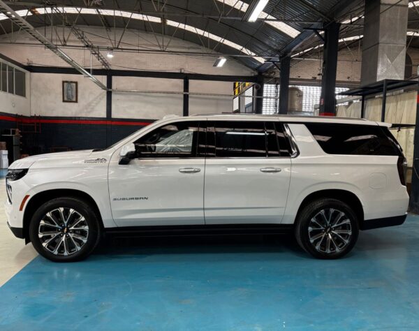 2025 SUBURBAN HIGH COUNTRY NIVEL 3 PLUS – COLOR BLANCO - Imagen 17