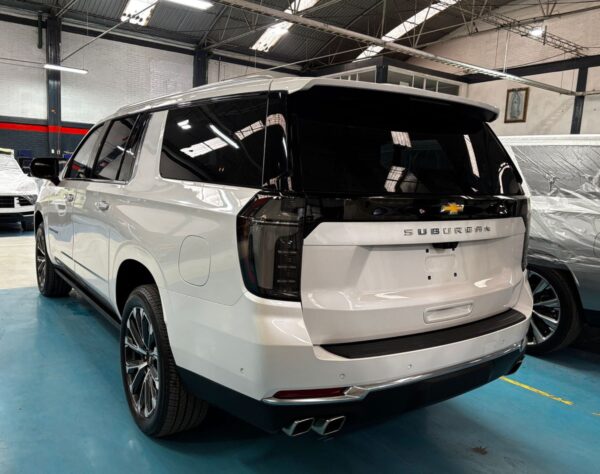 2025 SUBURBAN HIGH COUNTRY NIVEL 3 PLUS – COLOR BLANCO - Imagen 18
