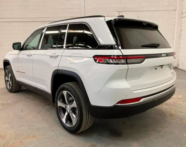 2025 CHEROKEE LIMITED 2 FILAS DE ASIENTOS NIVEL 3 PLUS – COLOR BLANCO - Imagen 10
