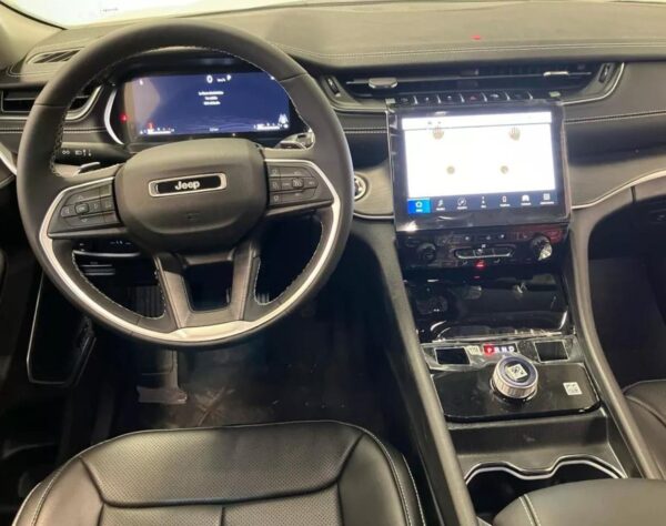 2025 CHEROKEE LIMITED 2 FILAS DE ASIENTOS NIVEL 3 PLUS – COLOR BLANCO - Imagen 6