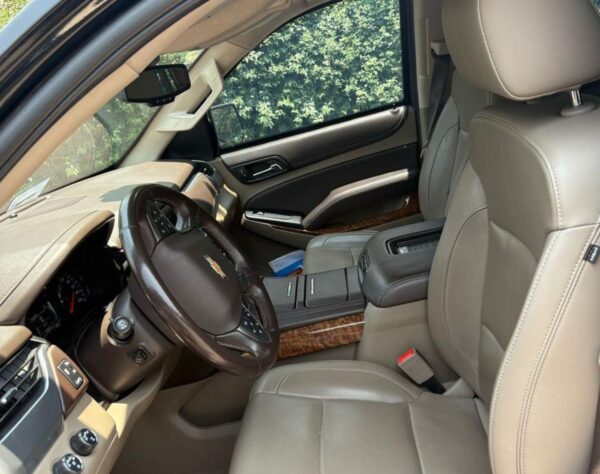 2020 SUBURBAN PREMIER NIVEL 3 PLUS MULTIHIT PRO- COLOR NEGRO - Imagen 2