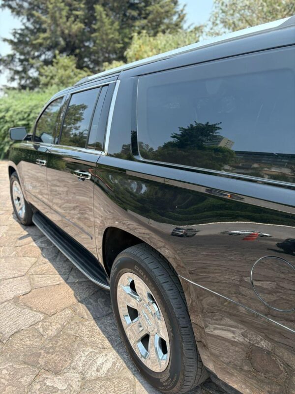 2020 SUBURBAN PREMIER NIVEL 3 PLUS MULTIHIT PRO- COLOR NEGRO - Imagen 5