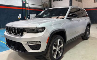 2025 JEEP GRAND CHEROKEE LIMITED V6 4X2 NIVEL 3 PLUS – COLOR PLATA