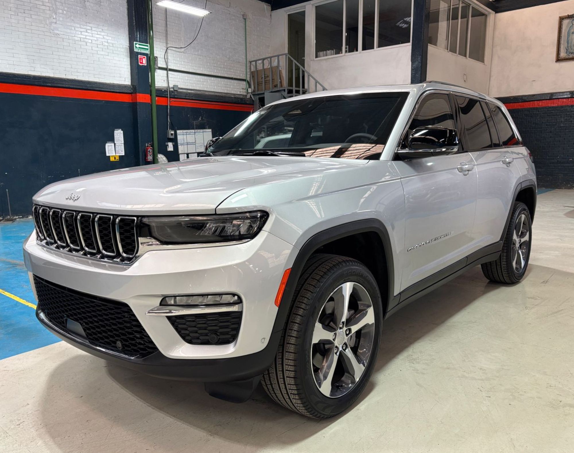 GRAND CHEROKEE