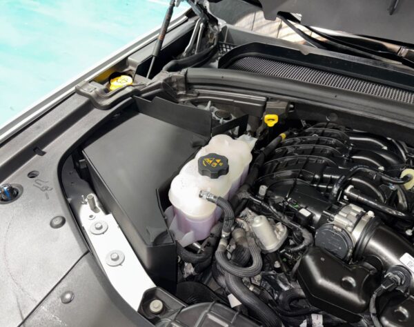 2025 JEEP GRAND CHEROKEE LIMITED V6 4X2 NIVEL 3 PLUS – COLOR PLATA - Imagen 3