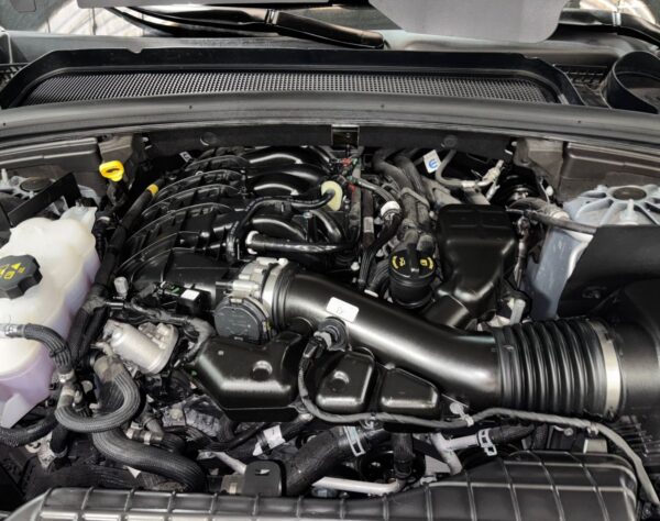 2025 JEEP GRAND CHEROKEE LIMITED V6 4X2 NIVEL 3 PLUS – COLOR PLATA - Imagen 5