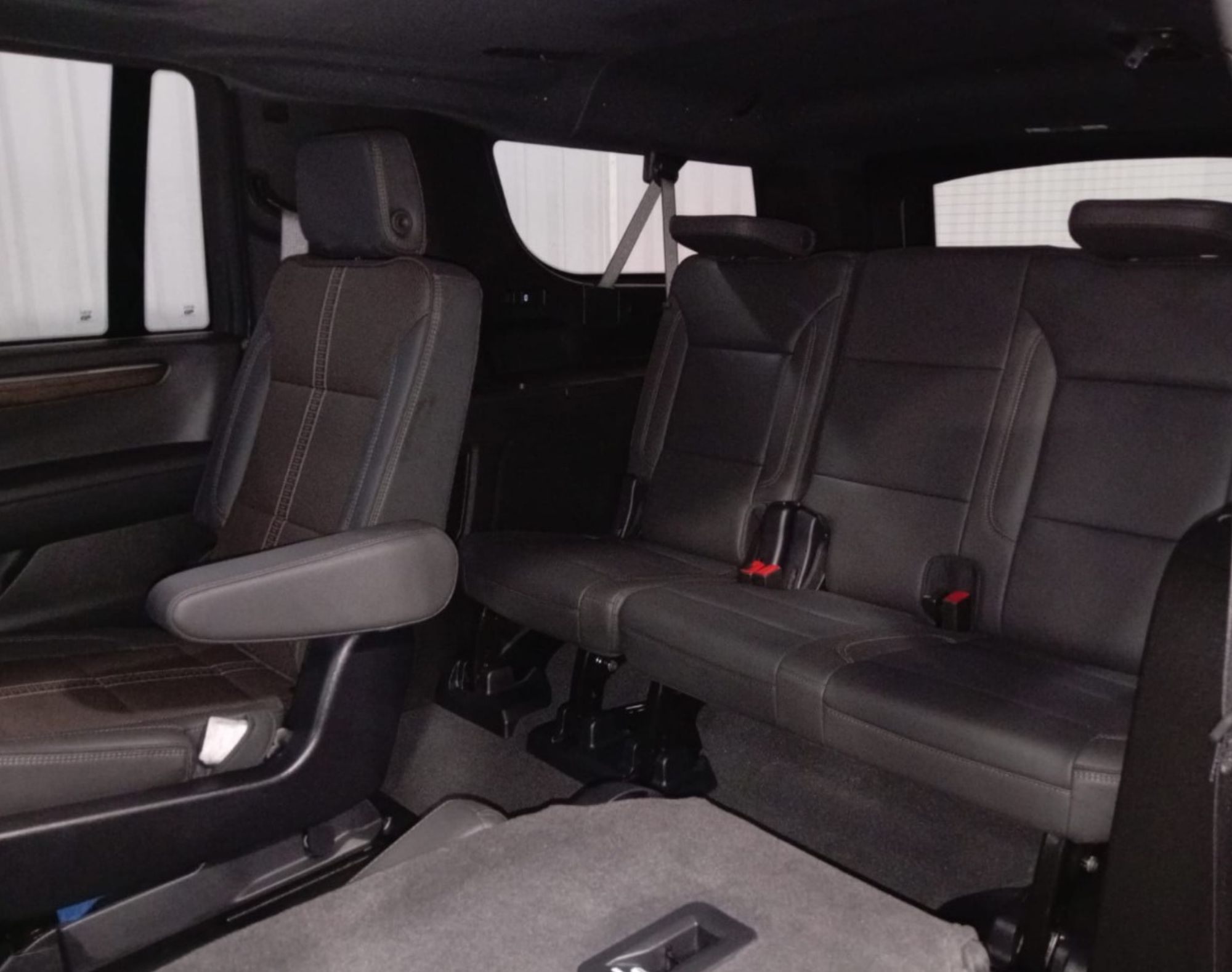 2025 SUBURBAN HIGH COUNTRY NIVEL 3 PLUS – COLOR NEGRO - Imagen 7
