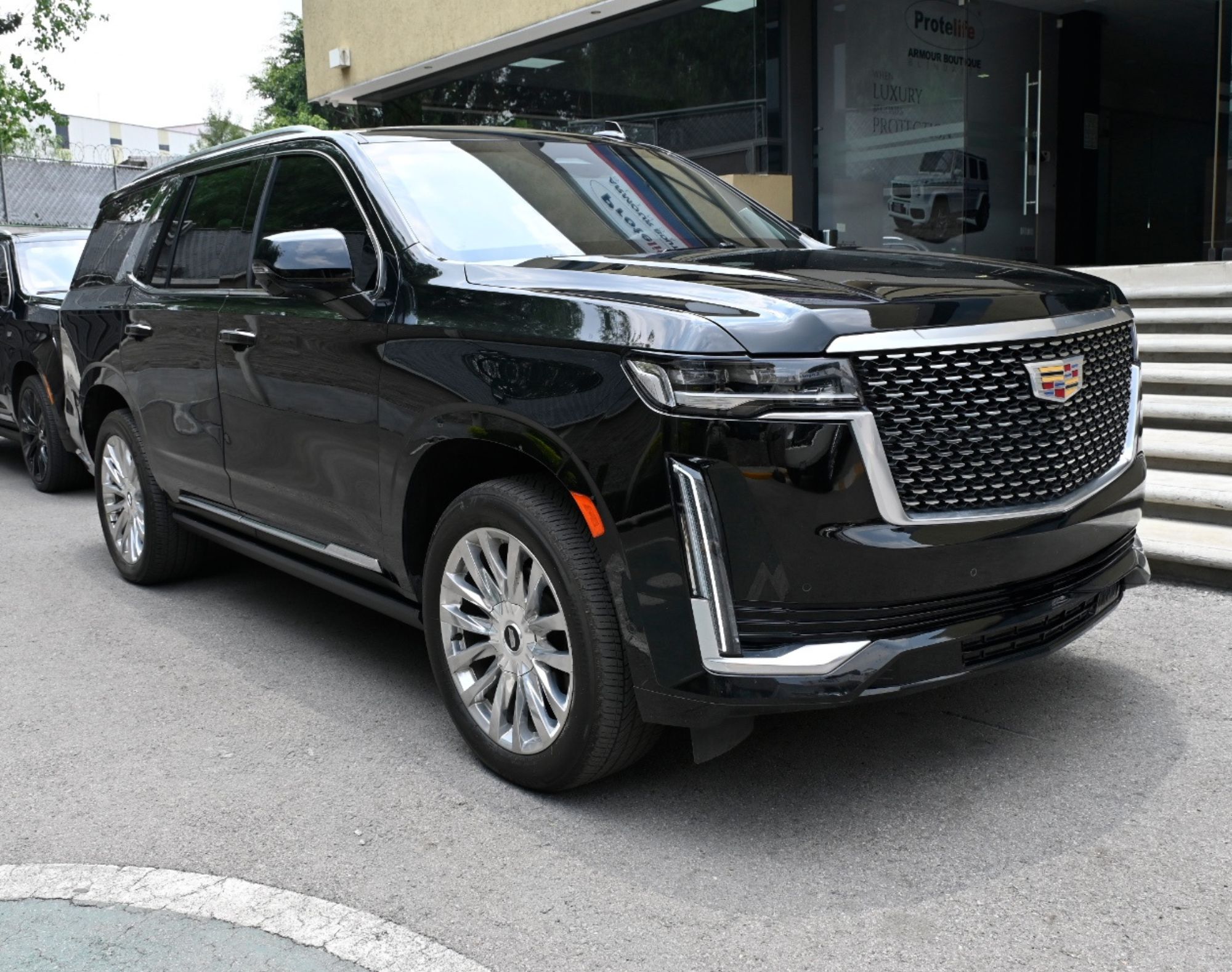 2023 CADILLAC ESCALADE CORTA - COLOR NEGRO - Imagen 2