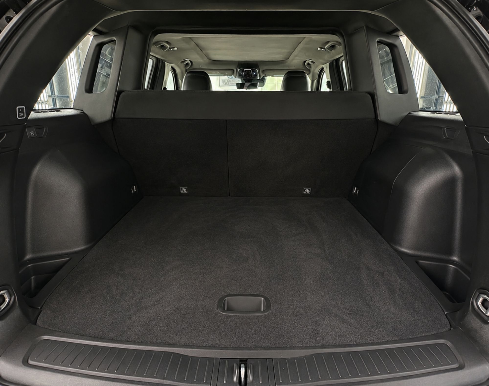 2025 JEEP GRAND CHEROKEE LIMITED NIVEL 4 PLUS – COLOR PLATA - Imagen 8