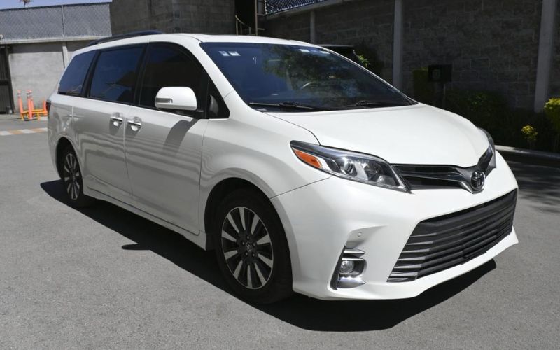 TOYOTA SIENNA