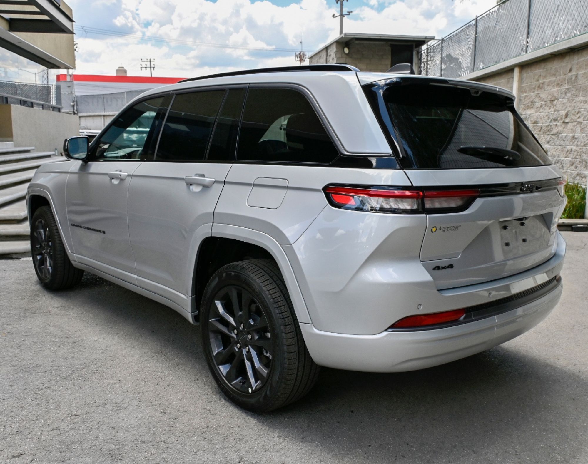 2026 JEEP GRAND CHEROKEE 4X4 TURBO NIVEL 3 PLUS – COLOR PLATA - Imagen 21