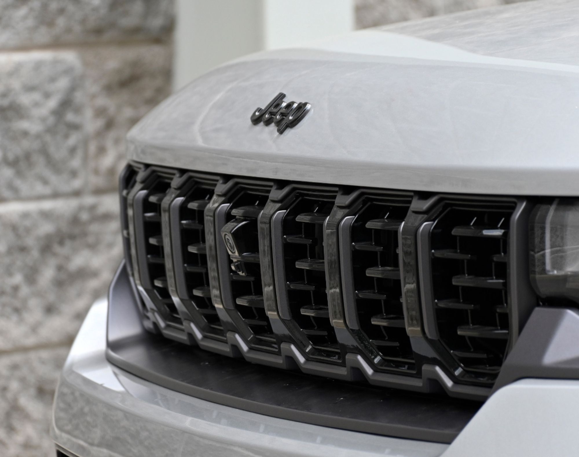 2026 JEEP GRAND CHEROKEE 4X4 TURBO NIVEL 3 PLUS – COLOR PLATA - Imagen 4