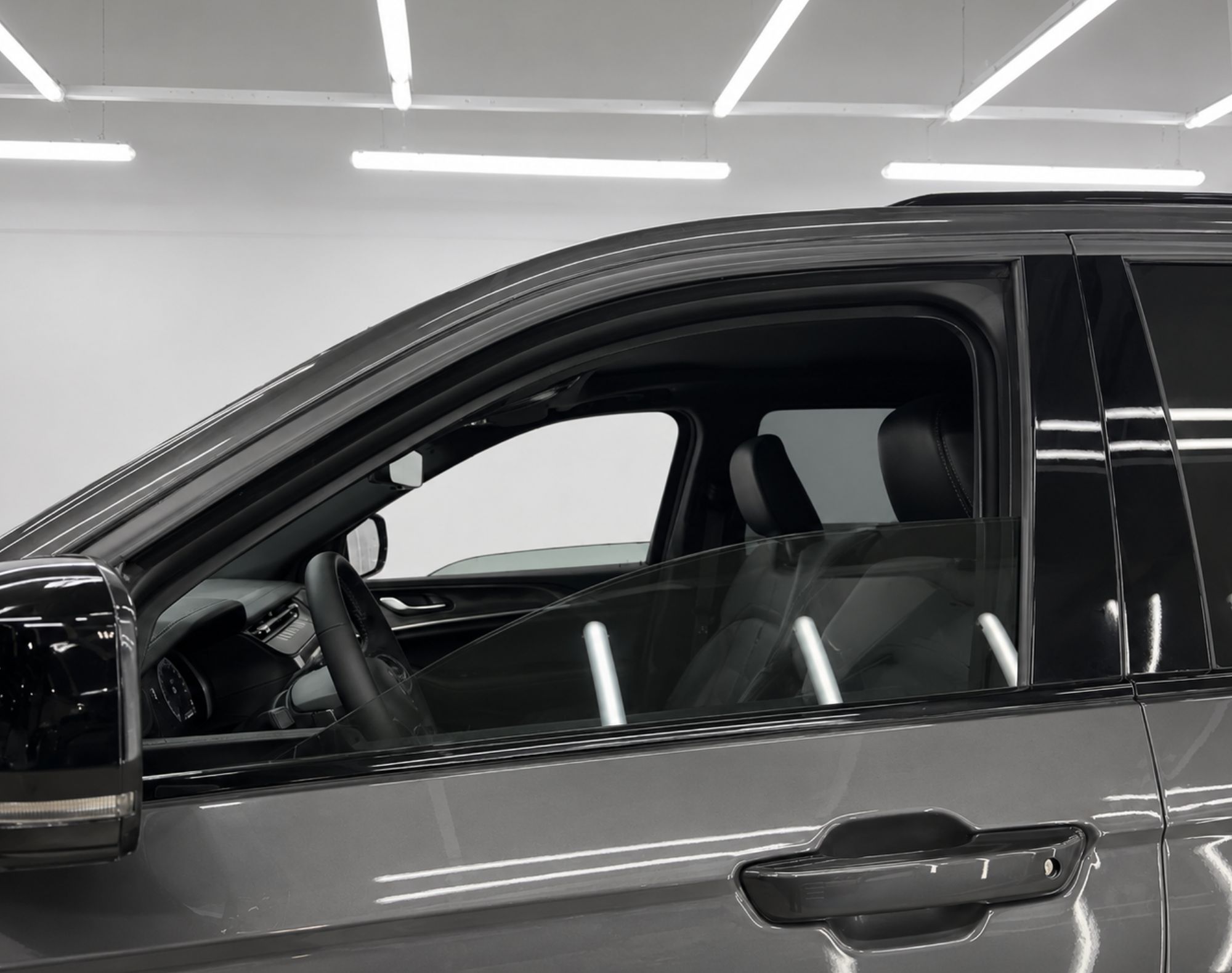 2026 JEEP GRAND CHEROKEE LIMITED NIVEL 4 LW – COLOR GRIS - Imagen 15