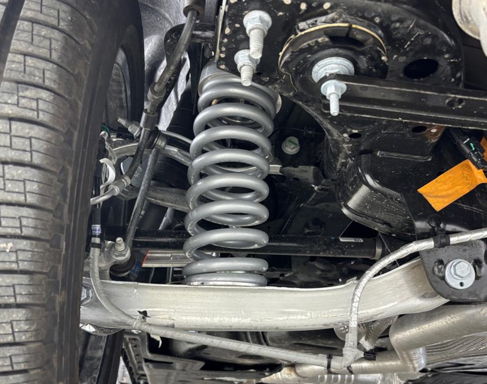 2026 JEEP GRAND CHEROKEE LIMITED NIVEL 4 LW – COLOR GRIS - Imagen 17