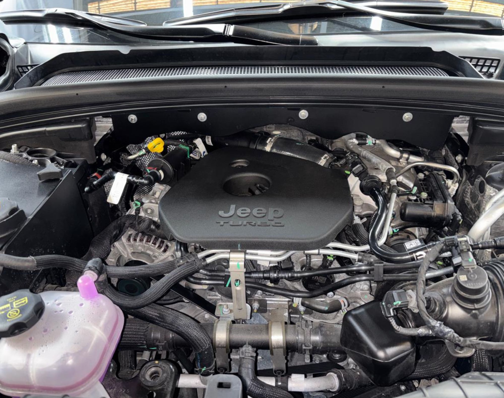 2026 JEEP GRAND CHEROKEE LIMITED NIVEL 4 LW – COLOR GRIS - Imagen 3