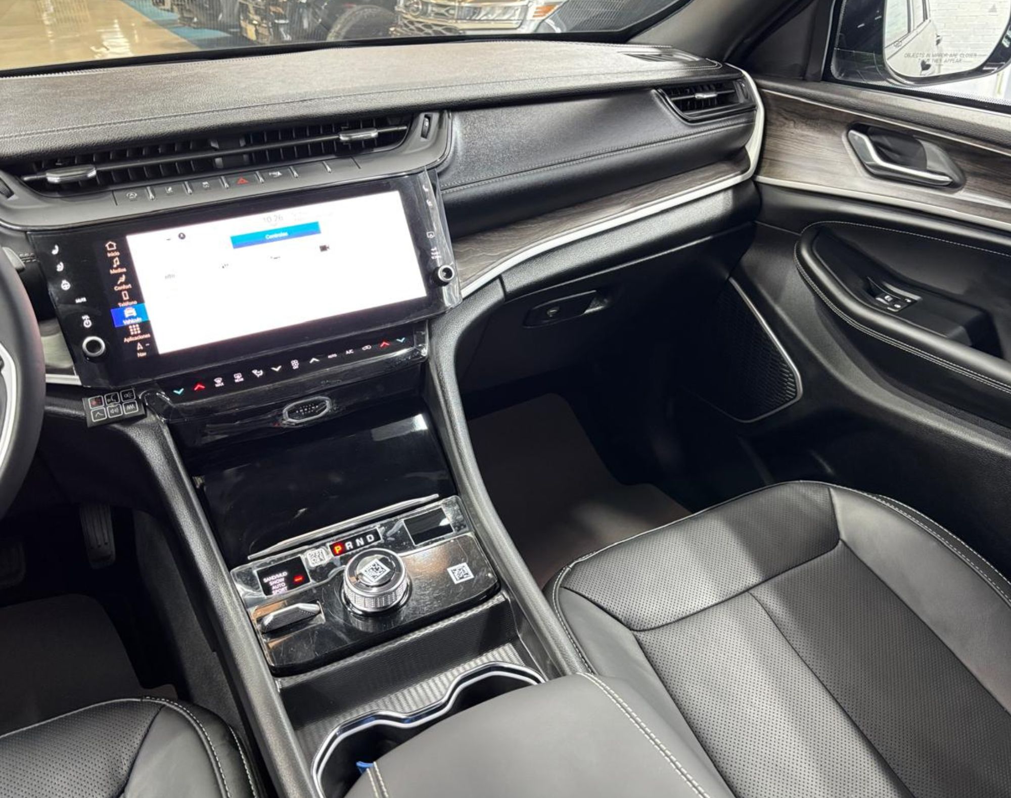 2026 JEEP GRAND CHEROKEE LIMITED NIVEL 4 LW – COLOR GRIS - Imagen 7
