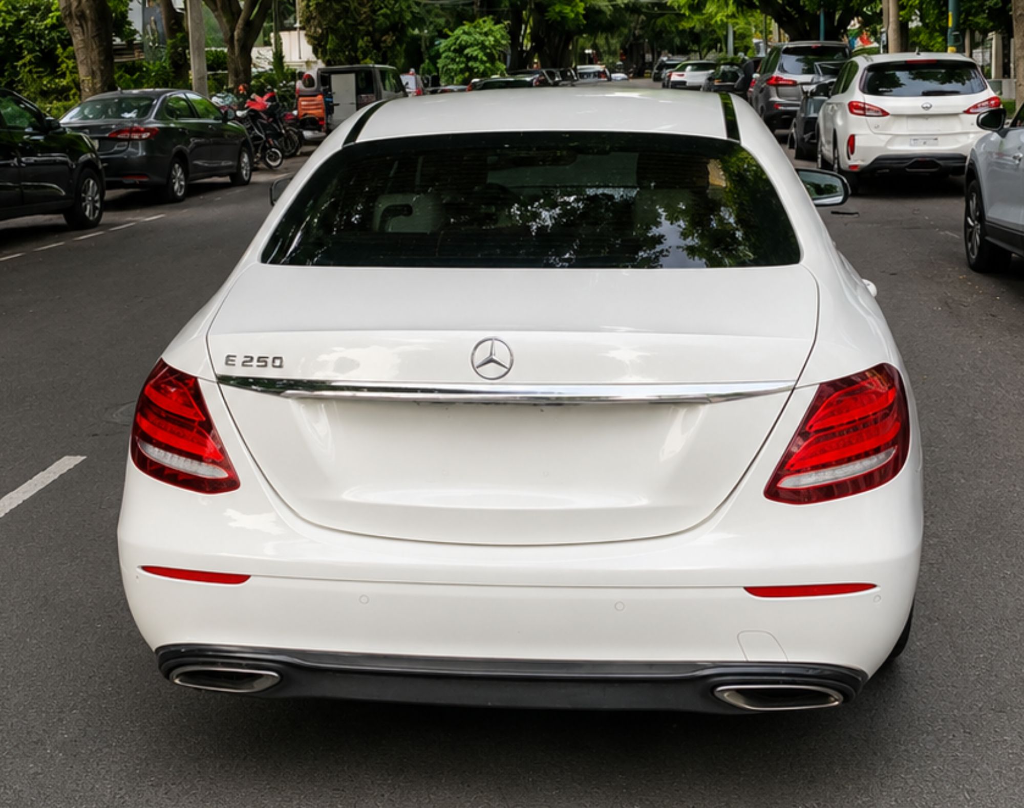 2018 MERCEDES BENZ E250 AVANTGARDE - COLOR BLANCO - Imagen 11