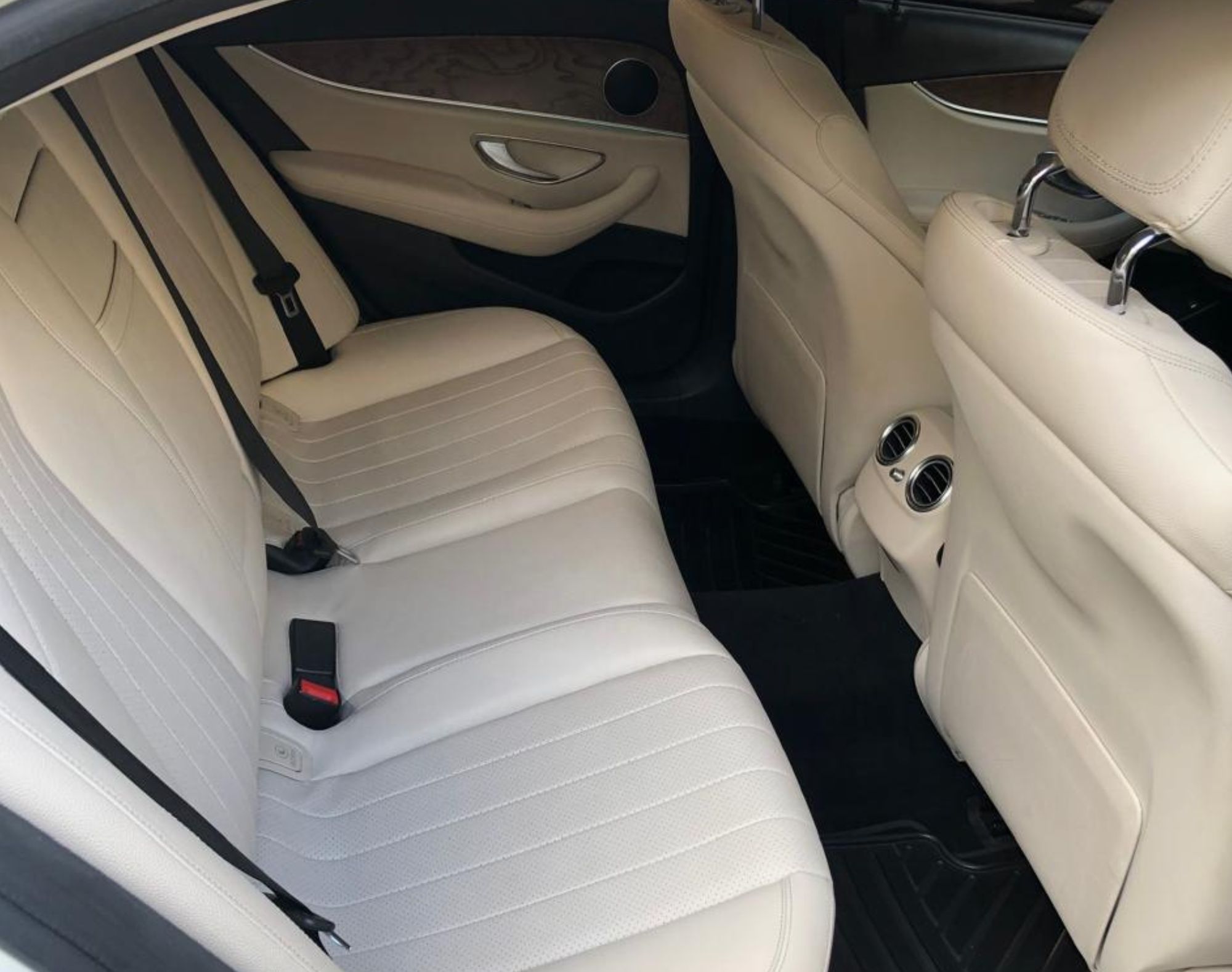 2018 MERCEDES BENZ E250 AVANTGARDE - COLOR BLANCO - Imagen 4