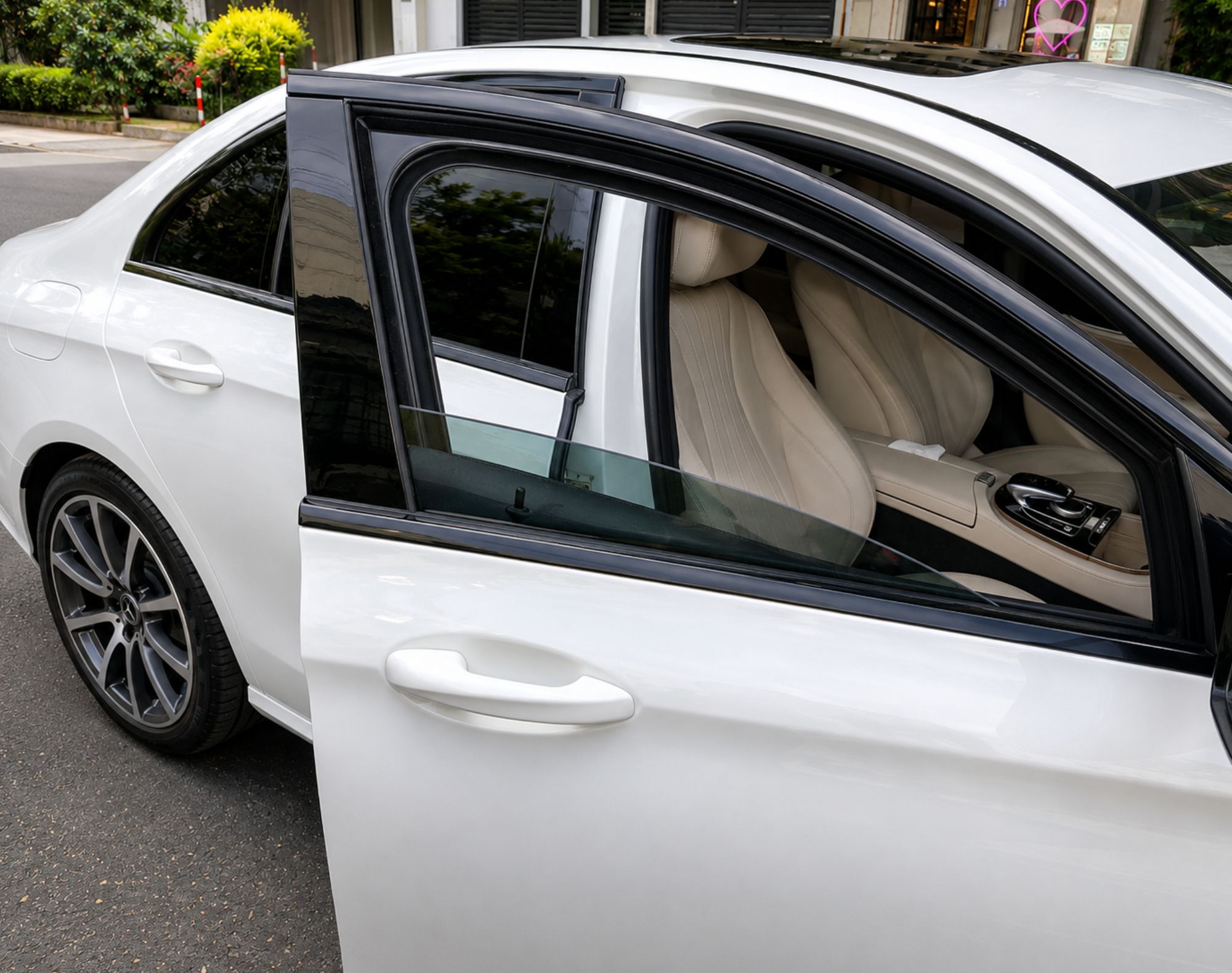 2018 MERCEDES BENZ E250 AVANTGARDE - COLOR BLANCO - Imagen 7