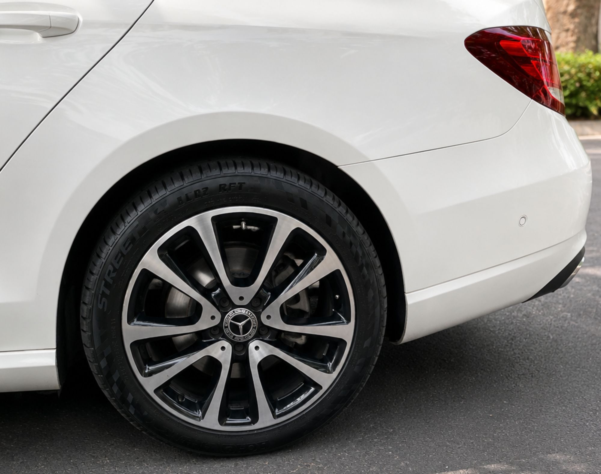 2018 MERCEDES BENZ E250 AVANTGARDE - COLOR BLANCO - Imagen 8