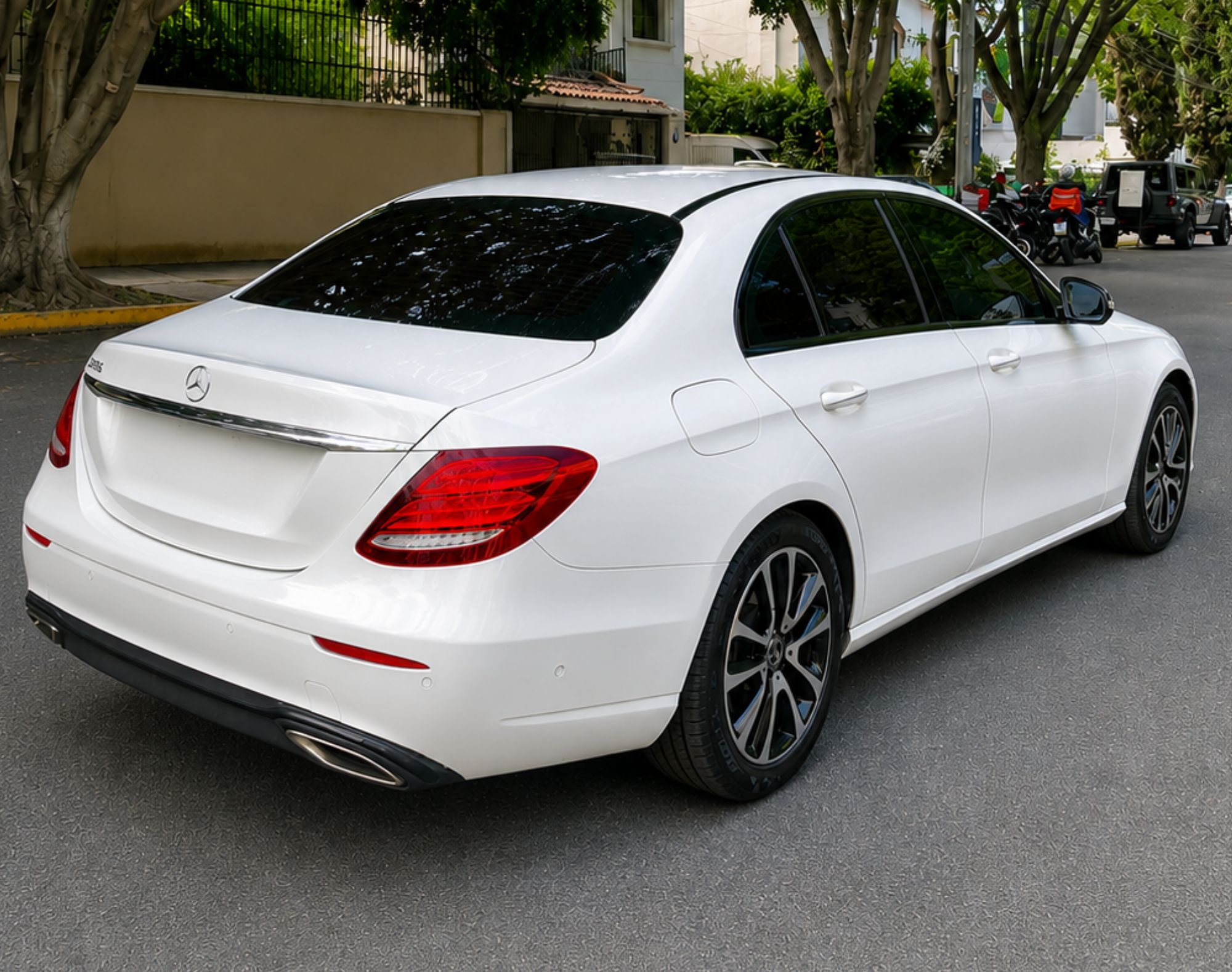 2018 MERCEDES BENZ E250 AVANTGARDE - COLOR BLANCO - Imagen 9
