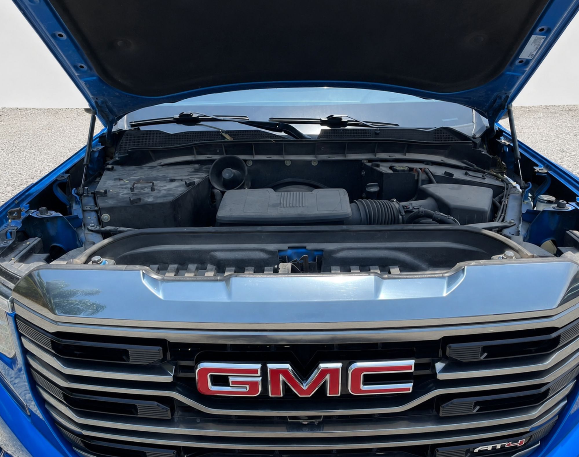 2023 SIERRA AT4 CREW CAB - COLOR AZUL - Imagen 3