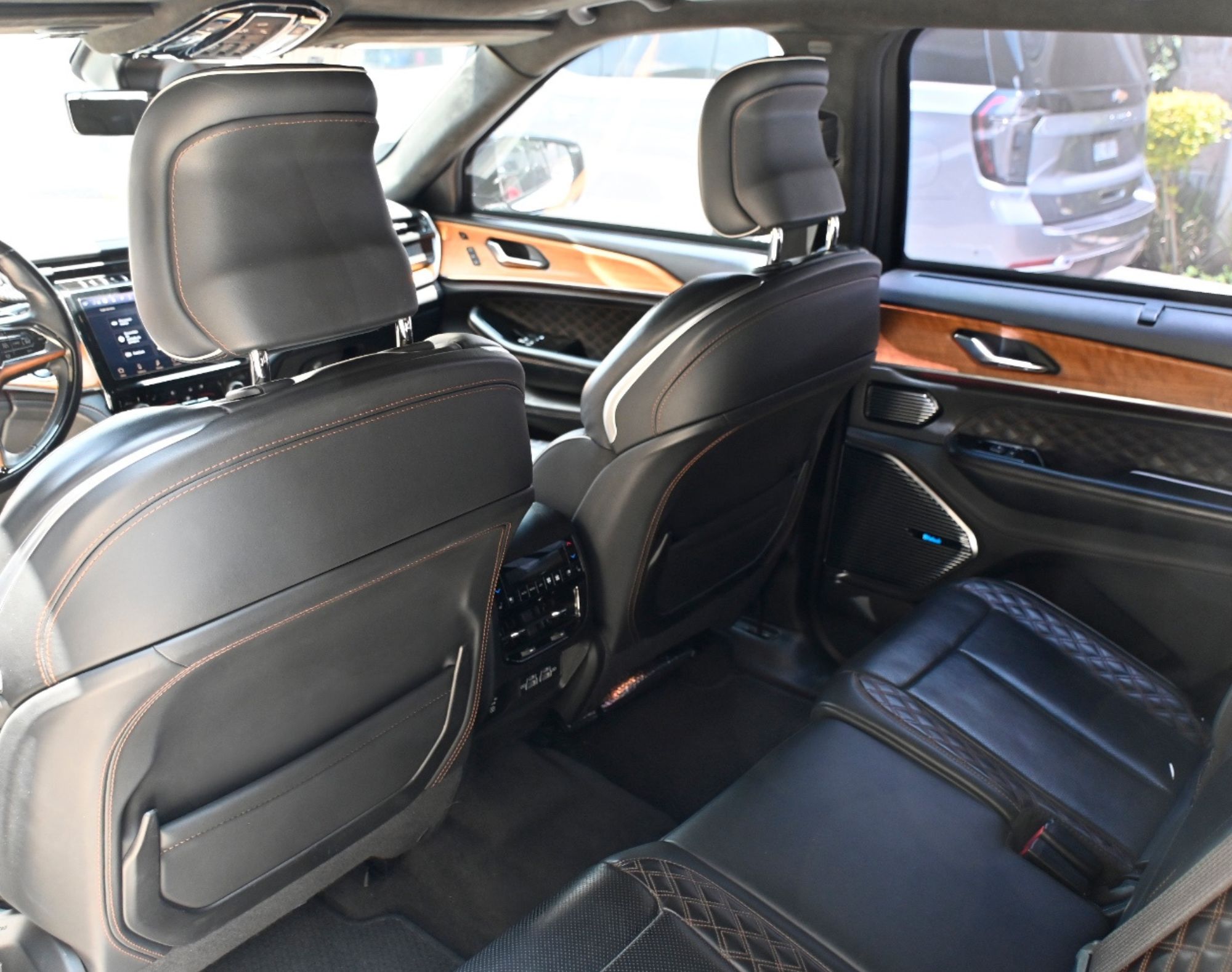 2022 CHEROKEE SUMMIT L 4X4 - COLOR PLATA - Imagen 4