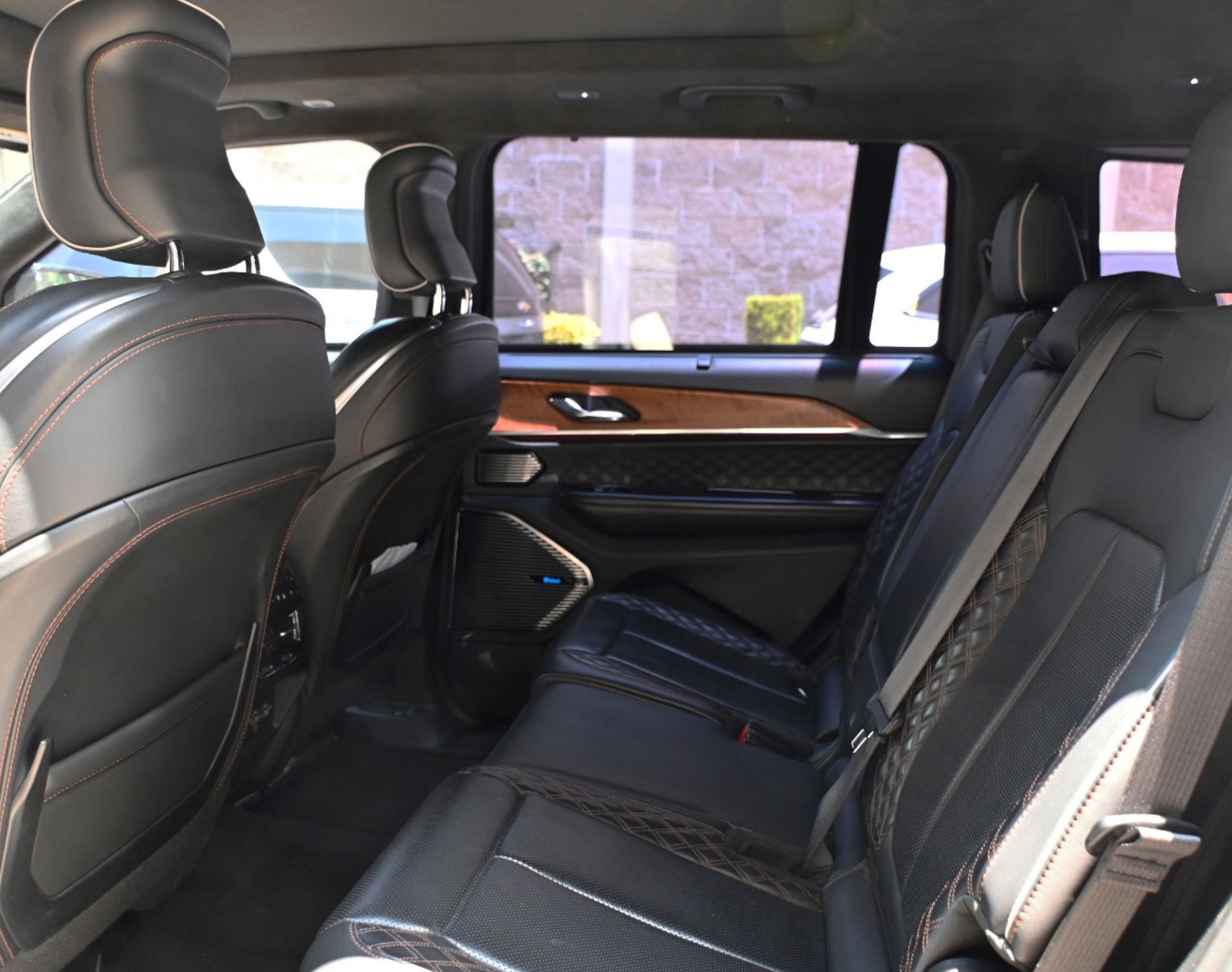 2022 CHEROKEE SUMMIT L 4X4 - COLOR PLATA - Imagen 5