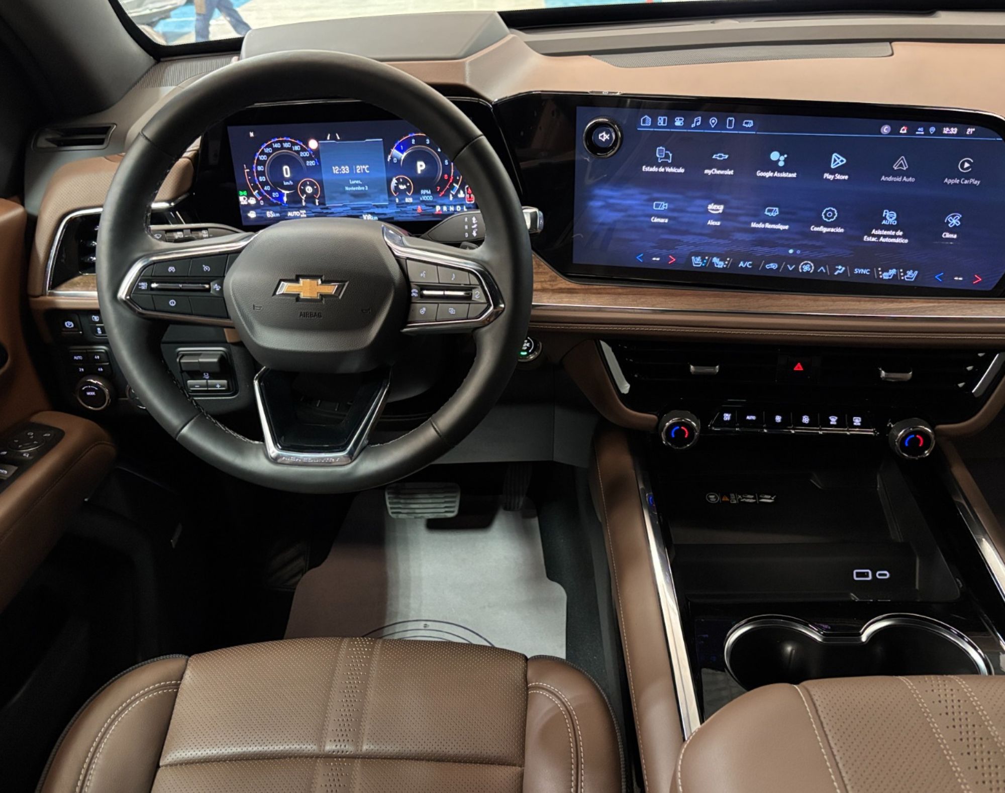2026 TAHOE HIGH COUNTRY NIVEL 3 AP – COLOR NEGRO - Imagen 2