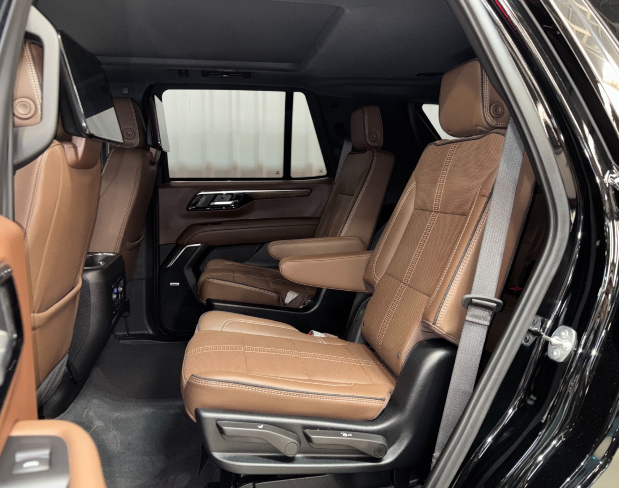 2026 TAHOE HIGH COUNTRY NIVEL 3 AP – COLOR NEGRO - Imagen 5
