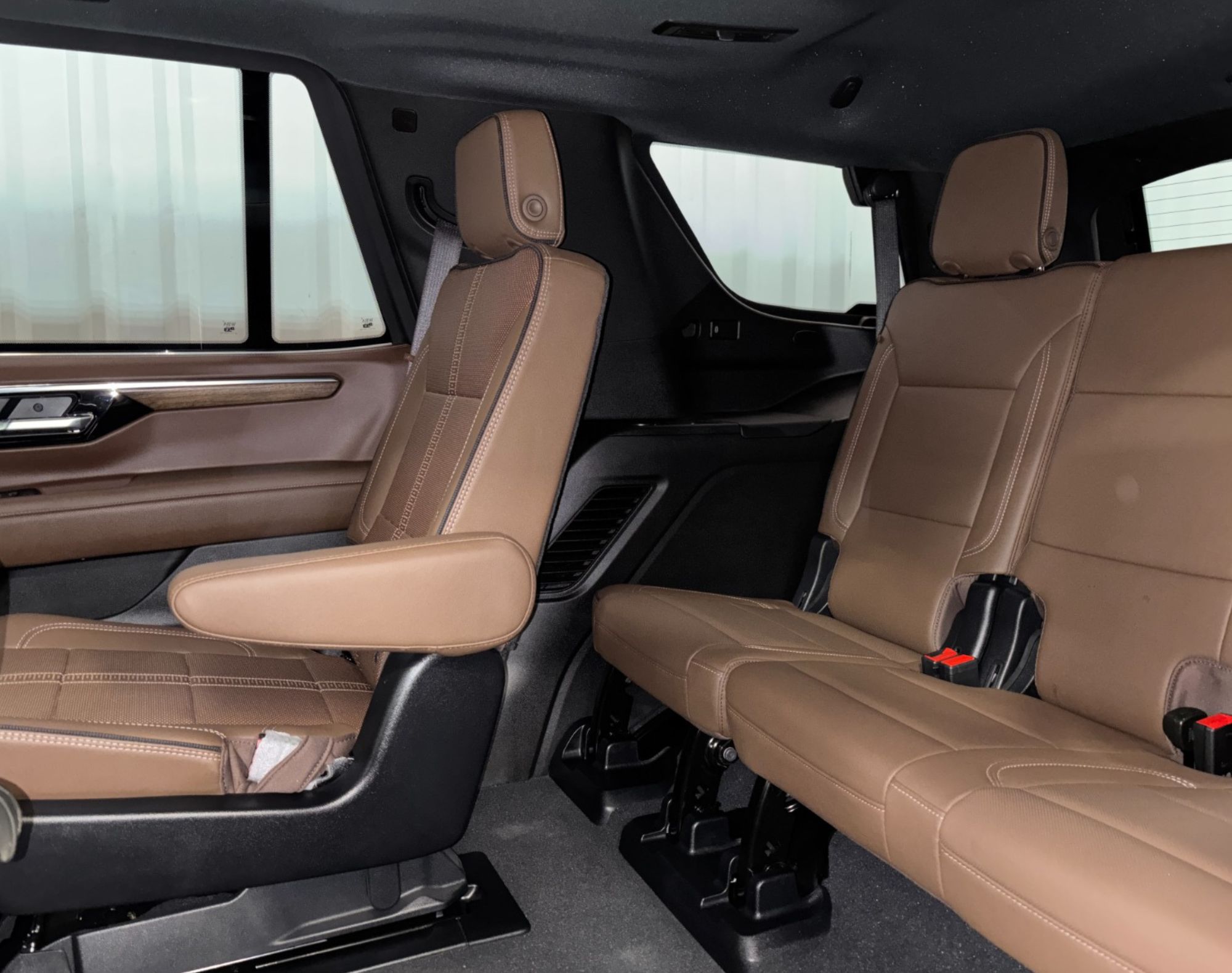 2026 TAHOE HIGH COUNTRY NIVEL 3 AP – COLOR NEGRO - Imagen 7
