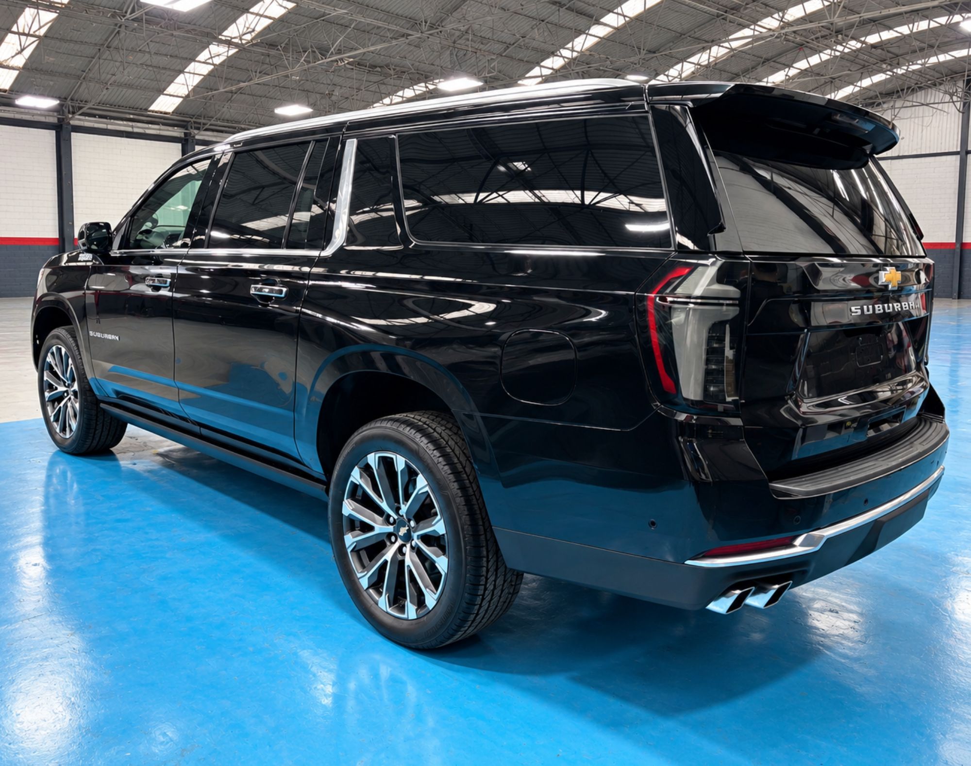 2026 SUBURBAN HIGH COUNTRY NIVEL 4 – COLOR NEGRO - Imagen 15