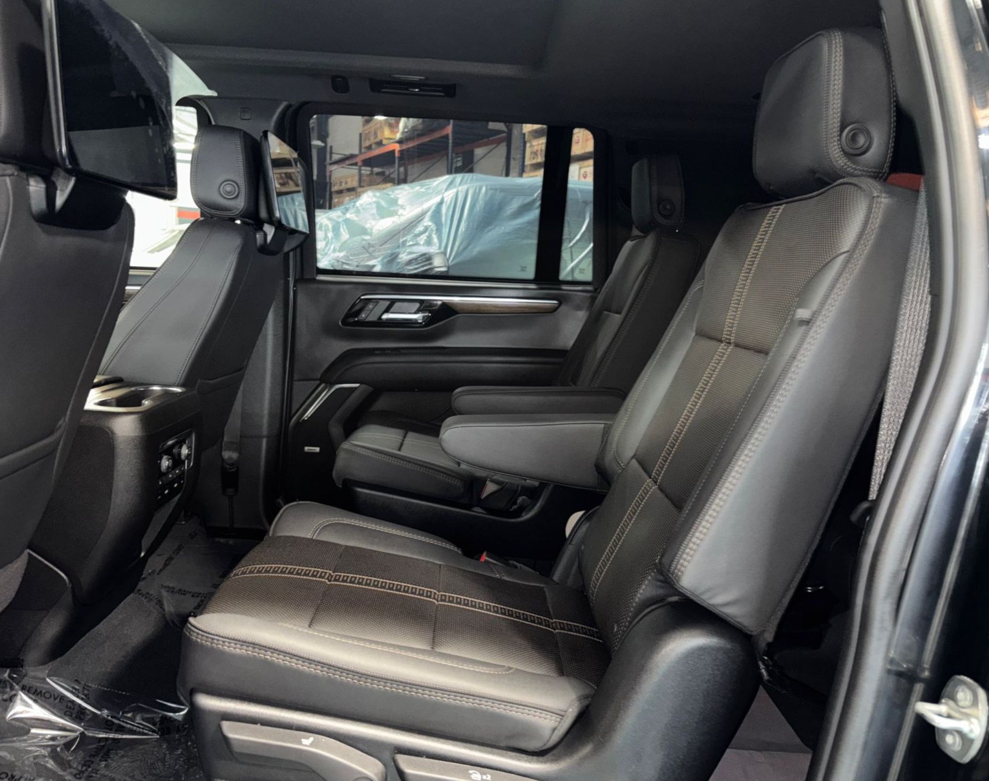2026 SUBURBAN HIGH COUNTRY NIVEL 4 – COLOR NEGRO - Imagen 6