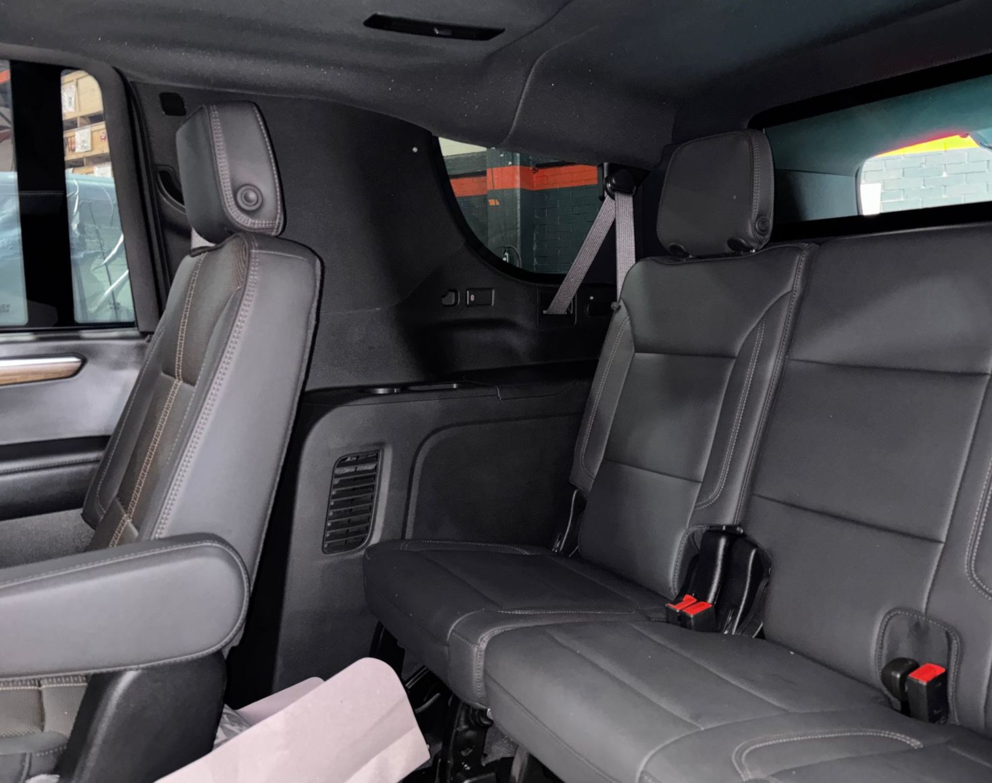 2026 SUBURBAN HIGH COUNTRY NIVEL 4 – COLOR NEGRO - Imagen 7